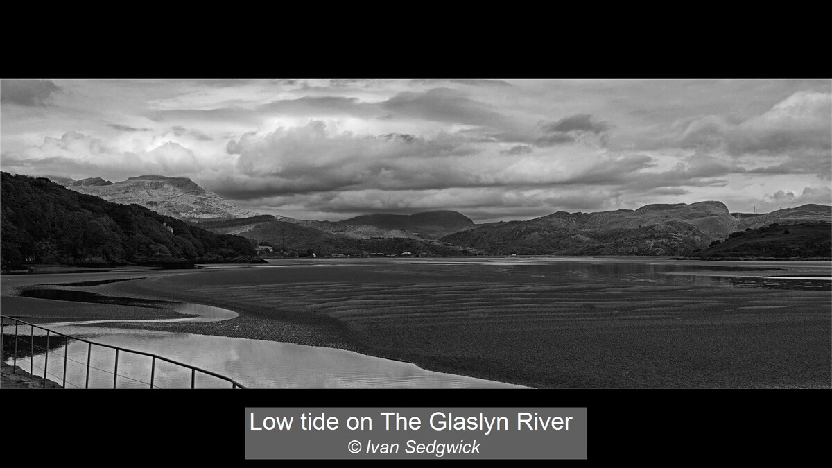 Low tide on The Glaslyn River